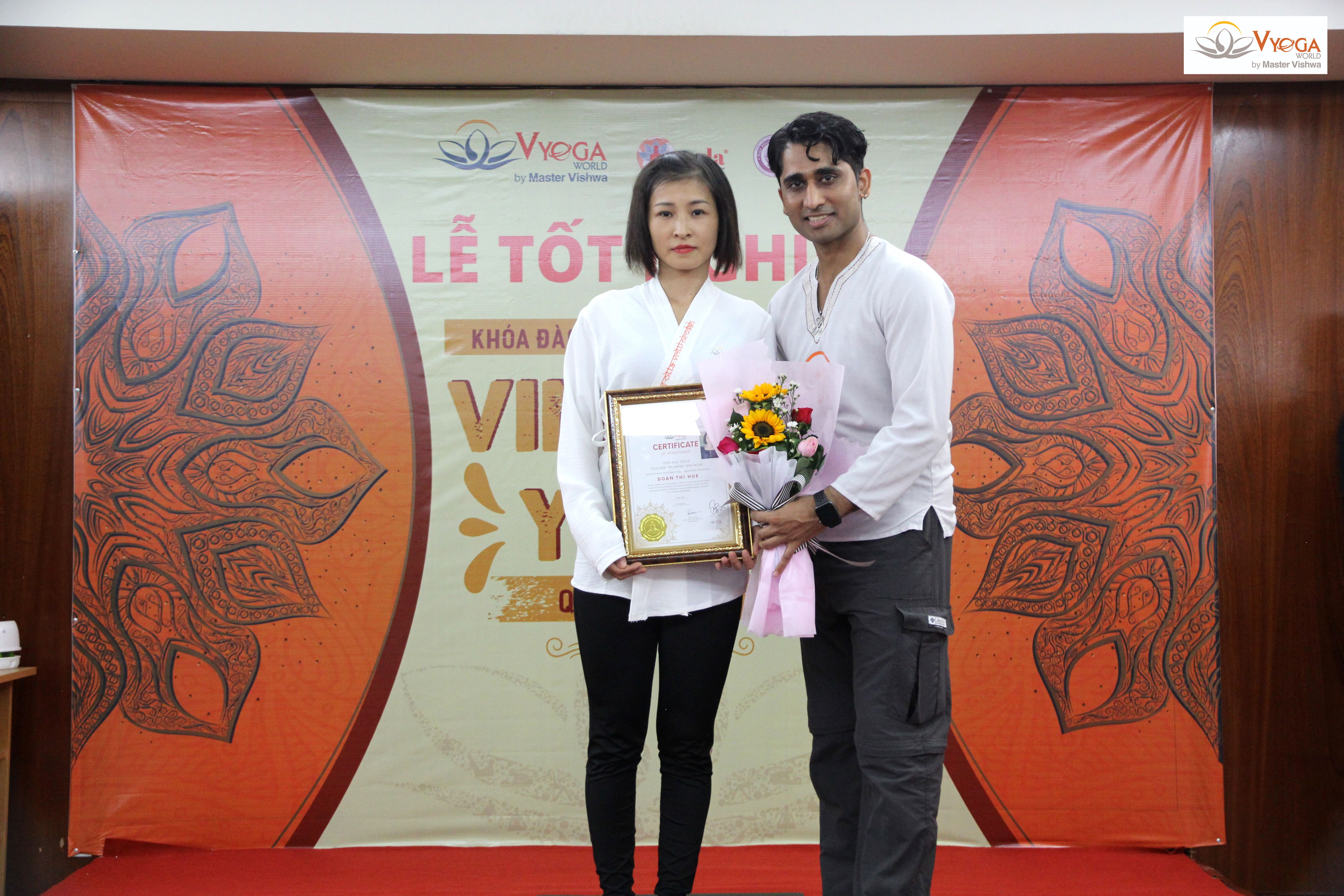 Bế Giảng Khóa Đào Tạo HLV Vinyasa Yoga 200 Giờ - 2020