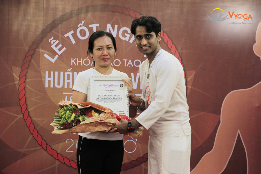 Bế Giảng Khóa Đào Tạo HLV Ashtanga Yoga 200 Giờ 2017