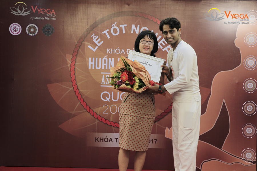 Bế Giảng Khóa Đào Tạo HLV Ashtanga Yoga 200 Giờ 2017