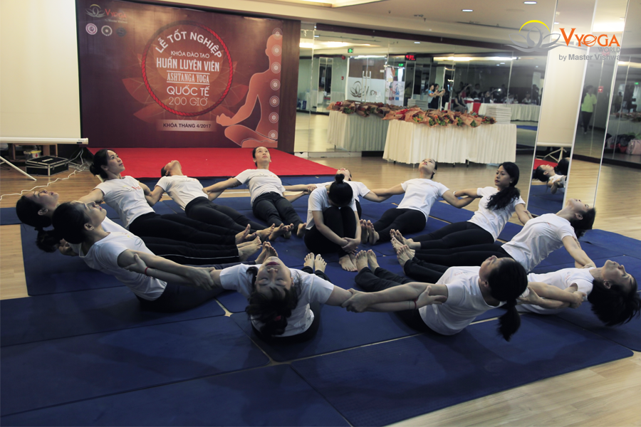 Bế Giảng Khóa Đào Tạo HLV Ashtanga Yoga 200 Giờ 2017