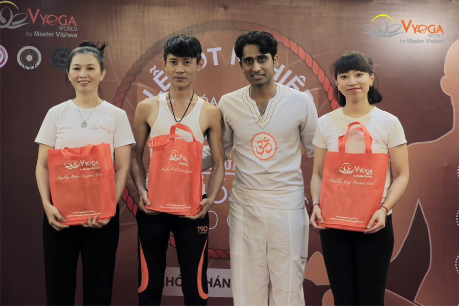 Bế Giảng Khóa Đào Tạo HLV Ashtanga Yoga 200 Giờ 2017