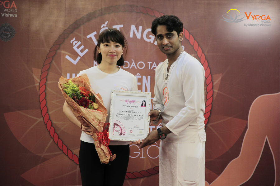 Bế Giảng Khóa Đào Tạo HLV Ashtanga Yoga 200 Giờ 2017
